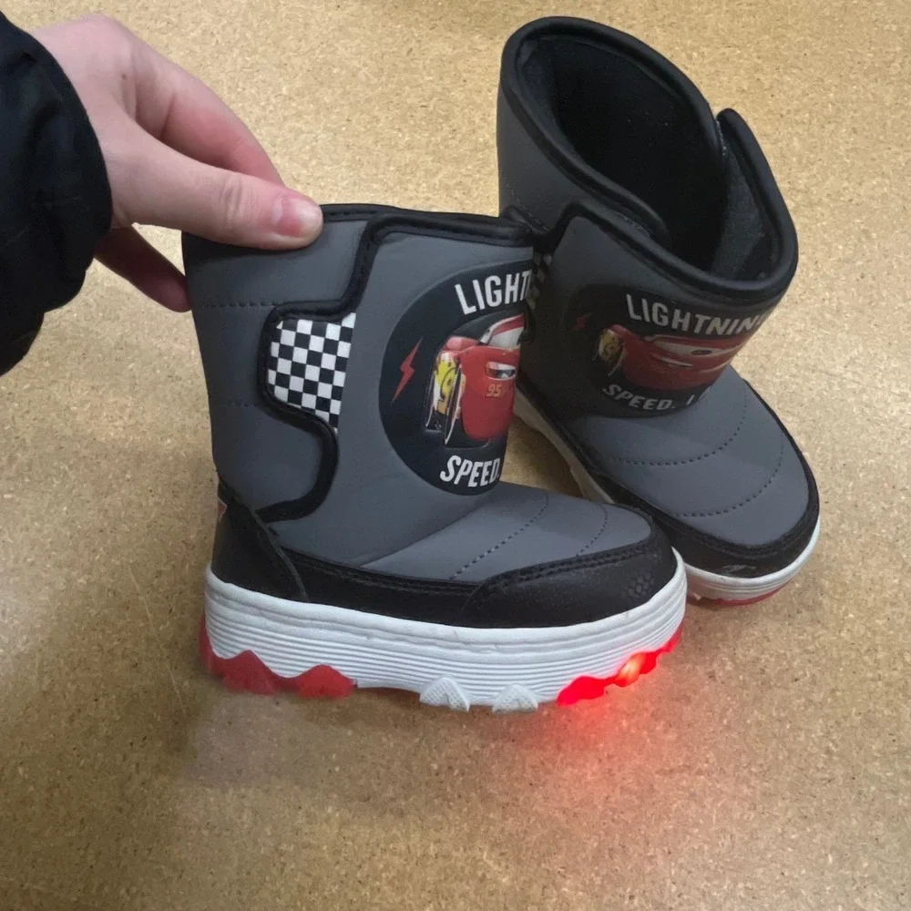 Disney Pixar Cars Lightning McQueen Light Up Snow Boots Kids Size 7